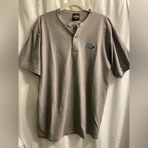 Harley Davidson Mens Gray Short Sleeve Henley Neck Shirt 2XL Chi-town Patch Bike